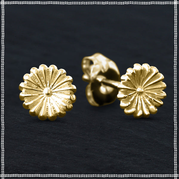 14k Gold Dainty Stud Earrings | Hanabi | PataPataJewelry