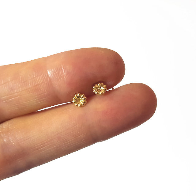Queen of Hearts - 14k Gold Nose Stud | PataPataJewelry