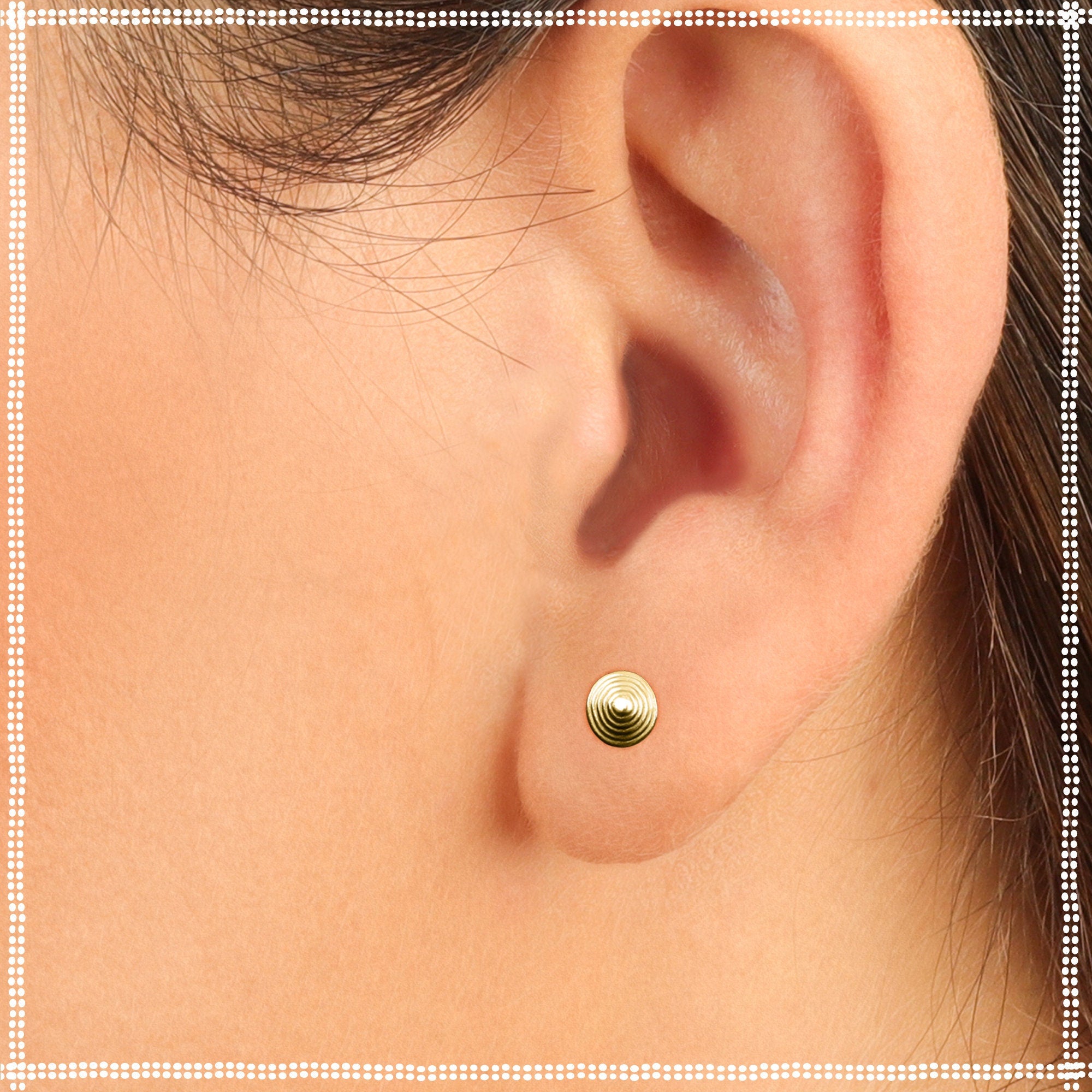14K Yellow Gold Minimalist Heart Stud Earrings – LTB JEWELRY